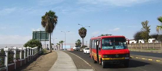 Chile-Allee, ein ffentlicher Bus
                                  der Linie 12