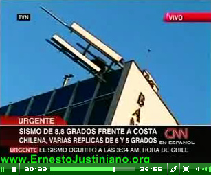 Segn
                  voces de Chile eso [75] no es una cruz
                  "inclinada", pero es una antena de celulares
                  [34], y la instalacin est en una posicin inclinada
                  desde el terremoto [42].