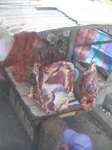 Huaquillas, mercado de calle (03),
                            puesto de carne
