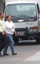 Guayaquil, obesidad est caminando en
                          todos los lados, tambin cerca del metrobs
                          (parte de la foto de arriba)
