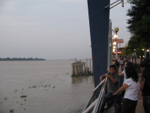 Das Uferpanorama von Guayaquil am
                        "Malecn 2000" am Guayas-Fluss (04)