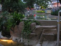 Guayaquil, Promenade 2000,
                                  Brunnen mit ferngesteuerten
                                  Modellschiffen