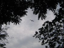 Guayaquil, Promenade 2000, Flugzeugstart
                        (01)