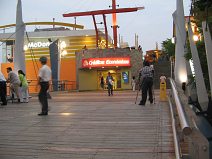 Guayaquil, Promenade 2000, der Eingang zum
                        Einkaufszentrum