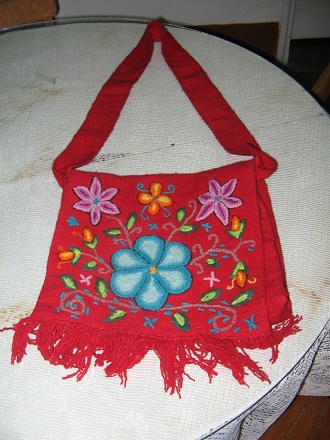 Bag with
                        flowers in red