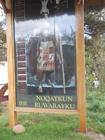 Sacsayhuamn, das Plakat des "Inka" mit den Inkaknigen
