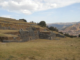 Cusco Sacsayhuamn, Basismauern Teil 1: Unvollstndige Gigamauer 01