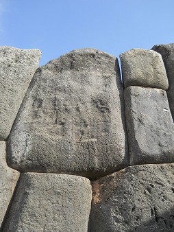 Cusco Sacsayhuamn, Mauer mit geschnittenen Steine, Detail 6