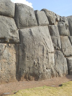 Cusco Sacsayhuamn, Mauer mit geschnittenen Steine, Detail 7