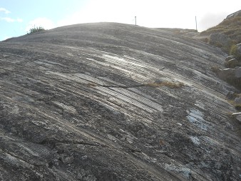 Sacsayhuamn (Cusco), die grossen Bgen der abgeflachten Felsen auf dem abgeflachten Hgel 05