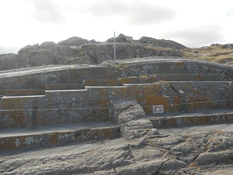 Sacsayhuamn (Cusco), the giant throne on the flattened hill, the center