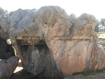 Sacsayhuamn (Cusco), grosser Steinbruch, die umgedrehte Treppe 02