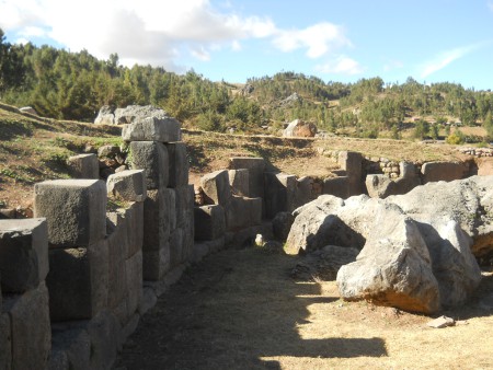 Cusco Sacsayhuamn 10, Chaosbereich, Mauer und Steine 02