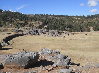 Cusco Sacsayhuamn, das Amphitheater 03