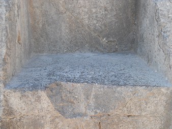 Cusco Sacsayhuamn: Im Amphitheater, der grosse Thron - die Sitz-Oberflche 01