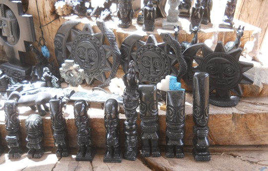 Taller en Cusco Sacsayhuamn: figurinas negras
                    01: incas o extraterrestres: fueron diosES