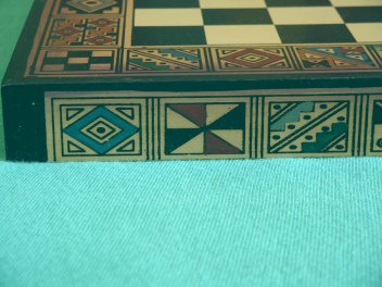 Das Seitenbord des Schachbretts mit 3
                        Motiven