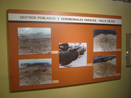Tafel mit den Zentren der Paracas-Kultur in den
                    Tlern der Region Ica mit Fotos