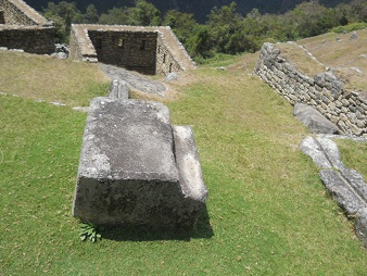 Machu Picchu: Ein geschnittener Gigastein