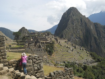 Sicht auf die Hausberge von Machu Picchu: Huchuypichhu (klein), Huaynapicchu (gross)