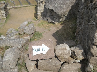 Wegweiser aus Stein, typisch fr Machu Picchu