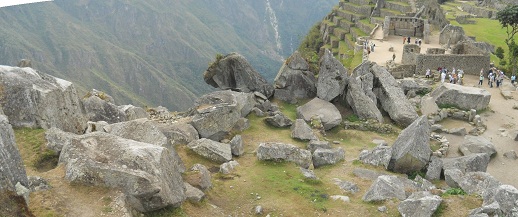 Machu Picchu: Panoramafoto vom grossen Steinbruch