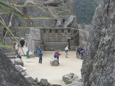 Machu Picchu: Der Haupttempel, Sicht 1 vom Steinbruch aus