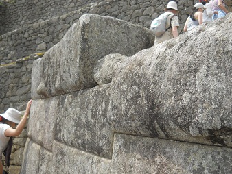 Machu Picchu: Meditationszimmer: Der Oberbau zur Treppe hin, Nahaufnahme