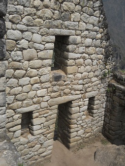 Rckkehr vom Gipfel von Huaynapicchu: Das Haus,
                    die Fassade - Nahaufnahme