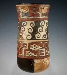 Wellenmotive auf einer Vase der
                          Nasca-Keramik