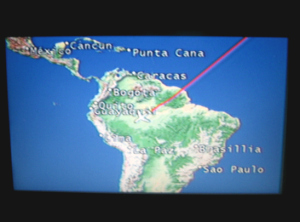 Bildschirmkarte mit der Flugroute ber
                        Brasilien