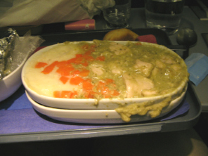 Die letzte Mahlzeit im Flugzeug vor der
                        Landung in Lima