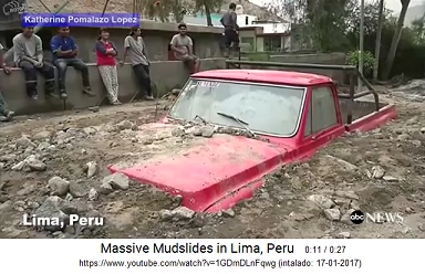 Carro en tierra en Lima despus de un
                            huaico, enero 2017