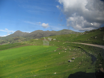Strassenverlauf und
                                        Panorama am Soraccocha-Pass